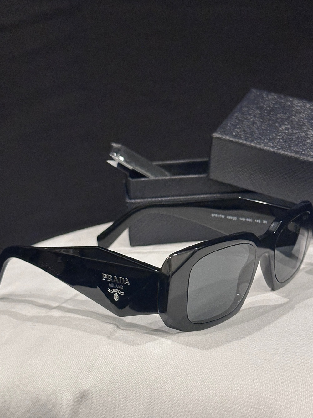 Prada Black Rectangular-Edge Sunglasses Unisex - Picture 2 of 8